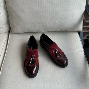 Loretta Pettinari Burgundy Patent Leather Oxfords, size 10 (EU 41)